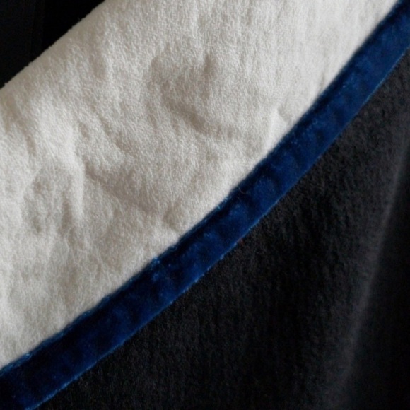 NWOT Maje V-Neck top - Picture 4 of 5